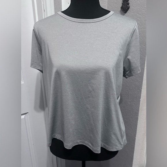 Athleta Textured Camo Capri and Workout Shirt - Picture 10 of 11